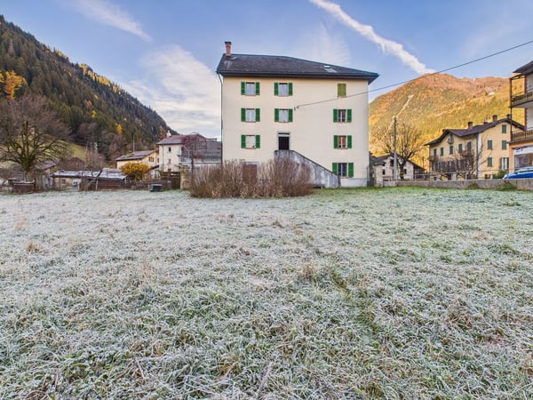 Traditionelles Wohnhaus mit grosszügigem, schönem Bauland - Ambrì 12