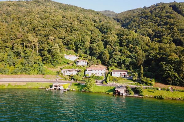 Brusino Arsizio - Interessante terreno edificabile con accesso al lago | Brusino Arsizio - Interessantes Bauland mit Seezugang 3