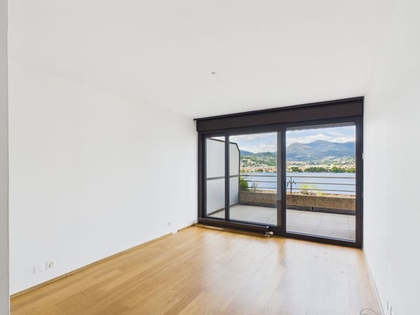 Panoramawohnung mit traumhaftem Blick auf den Golf von Lugano 19