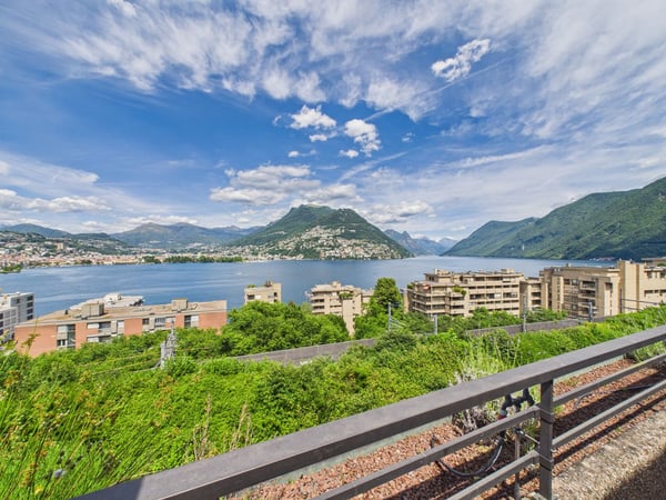 Panoramawohnung mit traumhaftem Blick auf den Golf von Lugano 4