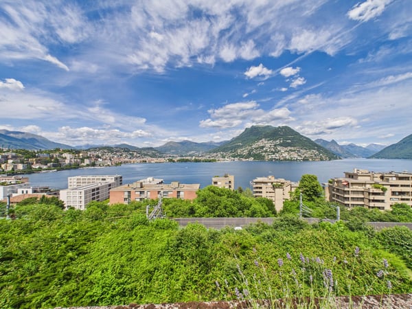 Panoramawohnung mit traumhaftem Blick auf den Golf von Lugano 3