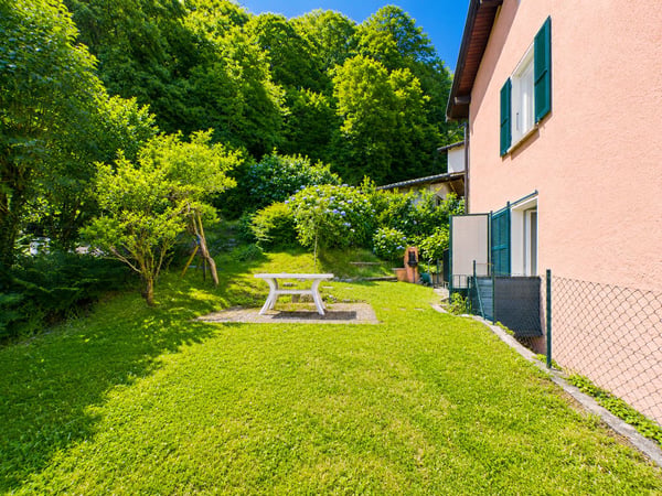 Traumhaftes Einfamilienhaus voller Charme mit Garten 6