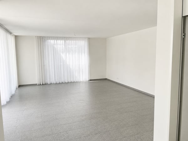 Moderne 3.5 Zimmer Wohnung in Igis zu vermieten! 2