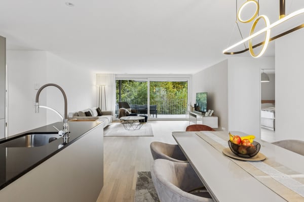 Elegantes Wohnen im Grnen: 1.5-Zimmerwohnung in Knten 1