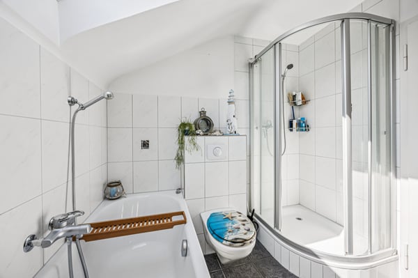 Familienfreundliches Haus mit grossem Gartenparadies 11