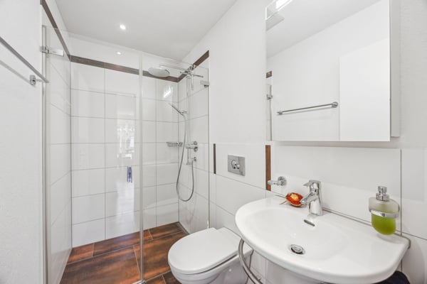 Stilvolles Einfamilienhaus in ruhiger Wohnlage von Suhr 9