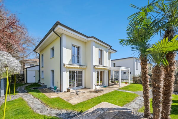 Stilvolles Einfamilienhaus in ruhiger Wohnlage von Suhr 1