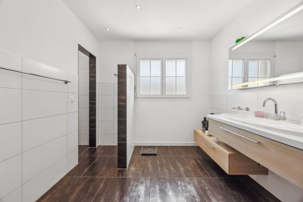 Stilvolles Einfamilienhaus in ruhiger Wohnlage von Suhr 7