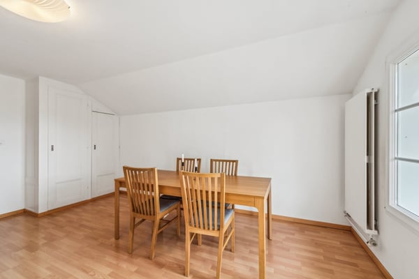 Vollvermietetes MFH mit Potenzial in Safenwil - 3 Einheiten und Bauland! 9