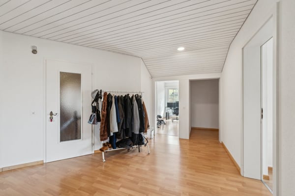 Vollvermietetes MFH mit Potenzial in Safenwil - 3 Einheiten und Bauland! 8