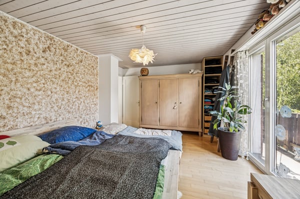 Familienfreundliches Haus mit grossem Gartenparadies 9