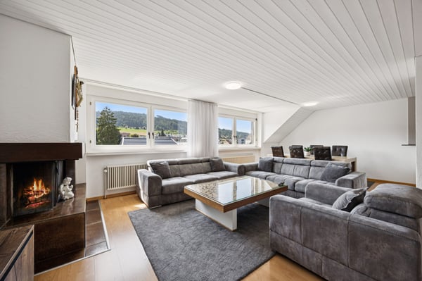 Grosszügige 1.5-Zimmer-Duplexwohnung mit Balkon und Cheminée 2