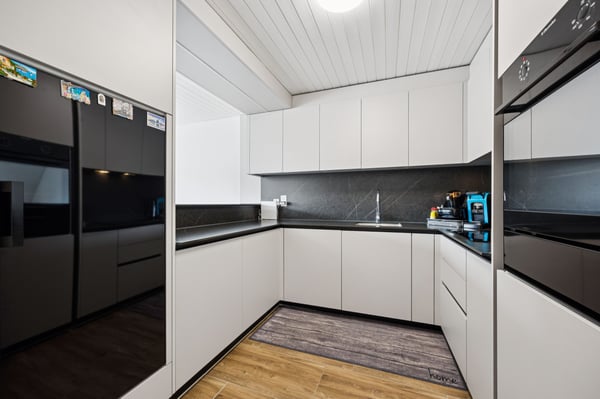 Grosszügige 1.5-Zimmer-Duplexwohnung mit Balkon und Cheminée 6