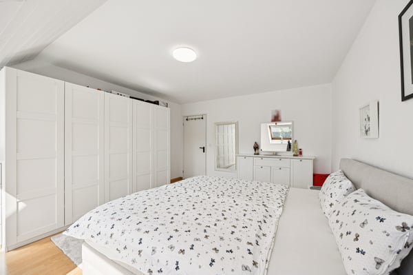 Grosszügige 1.5-Zimmer-Duplexwohnung mit Balkon und Cheminée 8