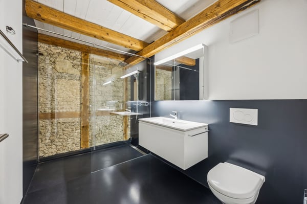 Exklusive 5.5-Zimmer-Dach-Maisonette mit Charme 8