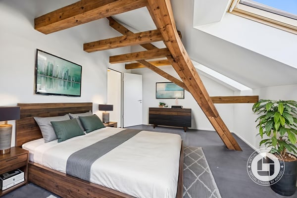 Exklusive 5.5-Zimmer-Dach-Maisonette mit Charme 9