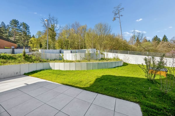 2.5-Zi.-Gartenwohnung mit grosser Terrasse in Neuenhof 8