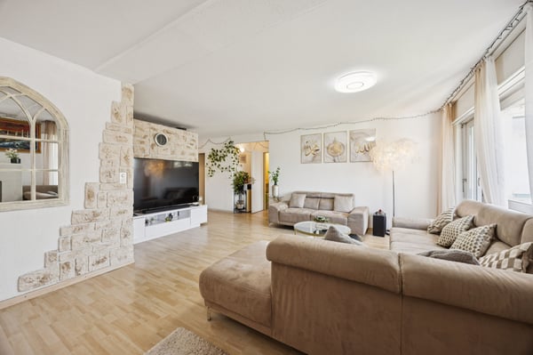 6.5-Zimmer-Dachwohnung flexibel in 3.5- und 4.5-Zimmer-Wohnung teilbar. 4