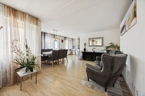 6.5-Zimmer-Dachwohnung flexibel in 3.5- und 4.5-Zimmer-Wohnung teilbar. 3