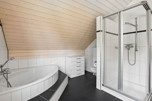 Einziehen und wohlfühlen gepflegtes 5.5 Zimmer Einfamilienhaus 6