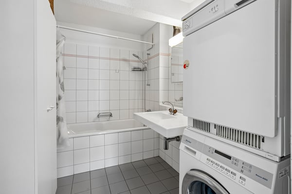 Wohnen über den Dächern von Baden  Exklusive 2.5-Zimmer-Wohnung mit Weitblick 8