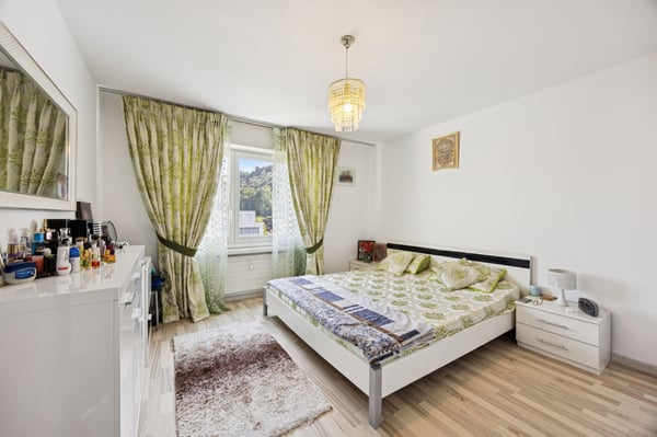 6.5-Zimmer-Dachwohnung  flexibel in 3.5- und 4.5-Zimmer-Wohnung teilbar. 5
