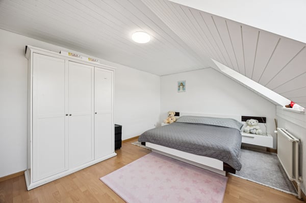 Ihr neues Zuhause auf zwei Ebenen: Grosszügige 5.5-Zimmer-Duplexwohnung 12