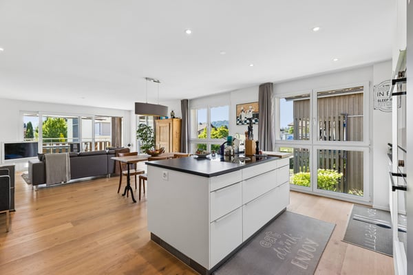 Staufen: Moderne 4.5-Zi.-Wohnung mit grossem Balkon, ruhig 1