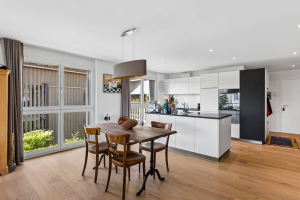Staufen: Moderne 4.5-Zi.-Wohnung mit grossem Balkon, ruhig 4