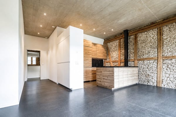 Historisches Bijou mit modernem Ausbaustandard - 2.5-Zimmer-Wohnung mit Balkon 1