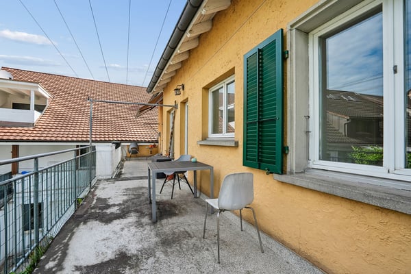 Zentrales Wohn- & Geschäftshaus mit Terrasse in Frick 4