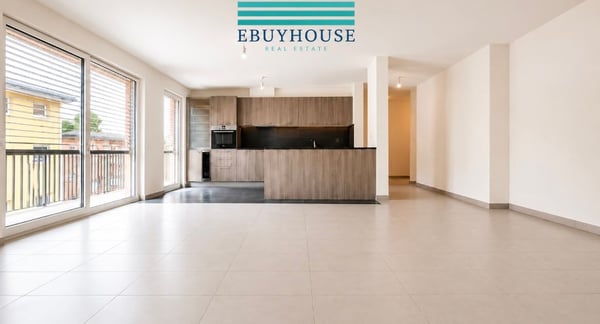 Appartamento con ampia zona living vetrata 3
