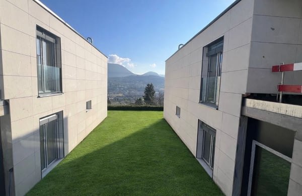 Raffinata Villa Contemporanea di Nuova Costruzione con Giardino Privato 15