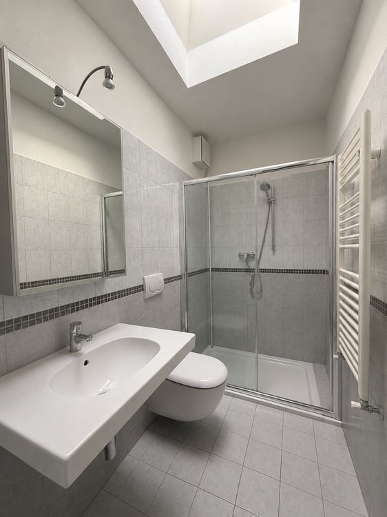 Recente costruzione • Oltre 200 m² di terrazzi privati • Jacuzzi • Vista panoramica • 2 posti auto 6