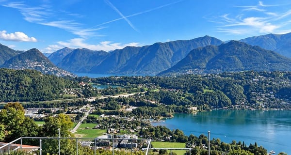 Vernate attico esclusivo con terrazza e giardino vista lago mozzafiato 21
