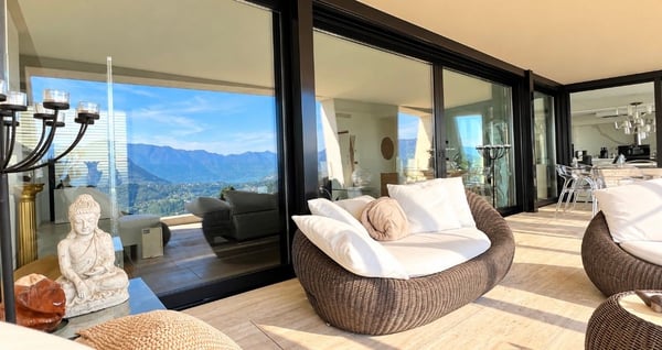 Vernate attico esclusivo con terrazza e giardino vista lago mozzafiato 12