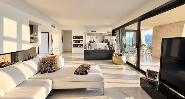 Vernate attico esclusivo con terrazza e giardino vista lago mozzafiato 3