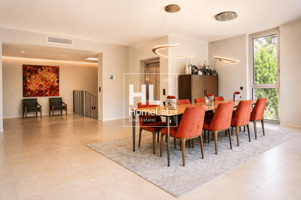 VILLA MODERNA CON PRESTIGIOSA VISTA LAGO 2