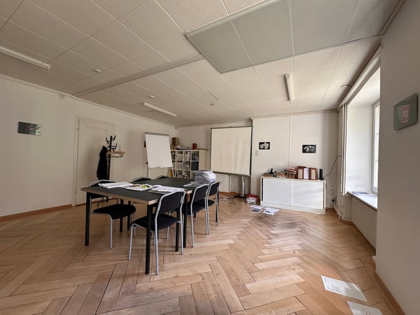 Charmantes Büro im historischen Altbau an der Aathalstrasse 80 in Uster 5