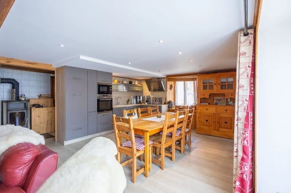 Charmante maison de 2 appartements à Albeuve 4