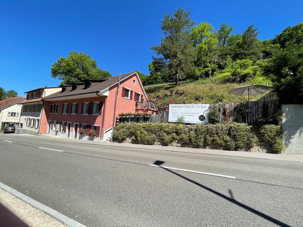 Renoviertes Mehrfamilienhaus mit Baulandreserve 3