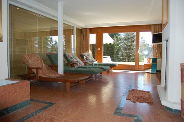 Prächtige 5,5-Zimmer-Wohnung Ski-in Ski-out mit atemberaubendem Blick 10