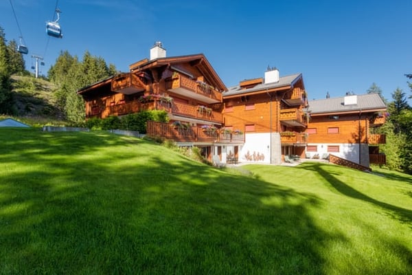 Prächtige 5,5-Zimmer-Wohnung Ski-in Ski-out mit atemberaubendem Blick 7
