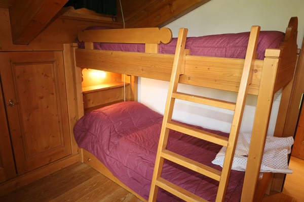 Magnifique Appartement en Attique de 1.5 Pièces à Crans-Montana 33