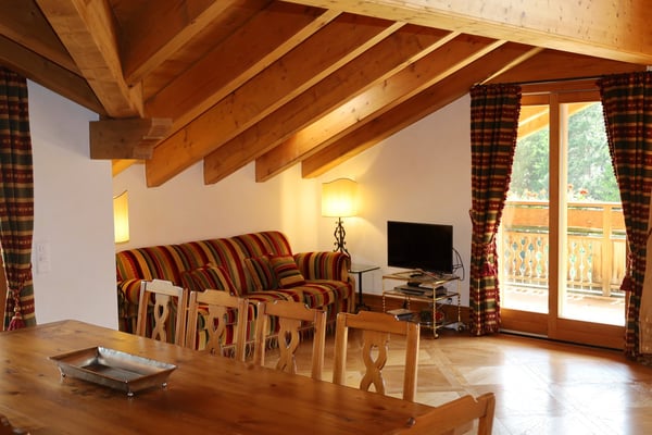 Magnifique Appartement en Attique de 1.5 Pièces à Crans-Montana 3