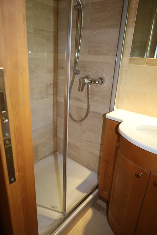 Magnifique Appartement en Attique de 1.5 Pièces à Crans-Montana 34