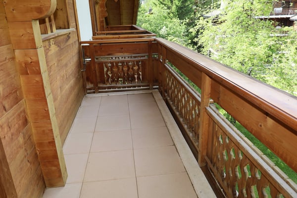 Magnifique Appartement en Attique de 1.5 Pièces à Crans-Montana 35