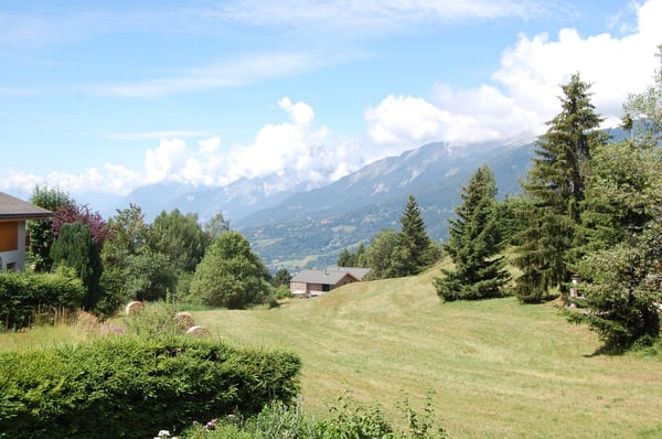 Chalet de caractère 6.5 pièces à Crans – Vue imprenable et cadre alpin exceptionnel 16