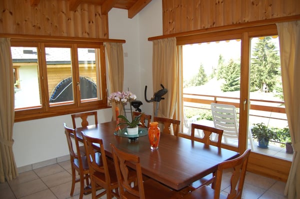 Chalet de caractère 6.5 pièces à Crans – Vue imprenable et cadre alpin exceptionnel 4