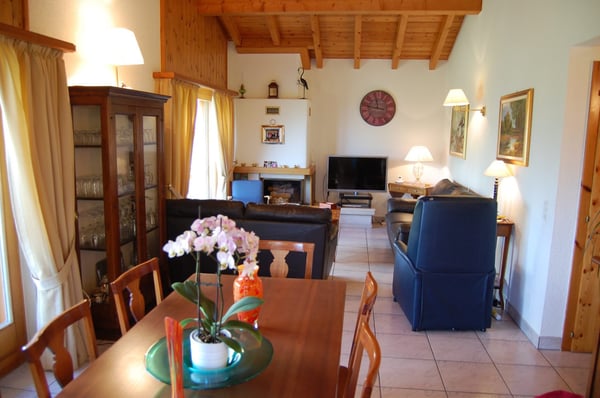 Chalet de caractère 6.5 pièces à Crans – Vue imprenable et cadre alpin exceptionnel 3